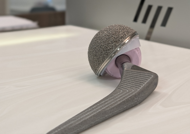 Hip_implants